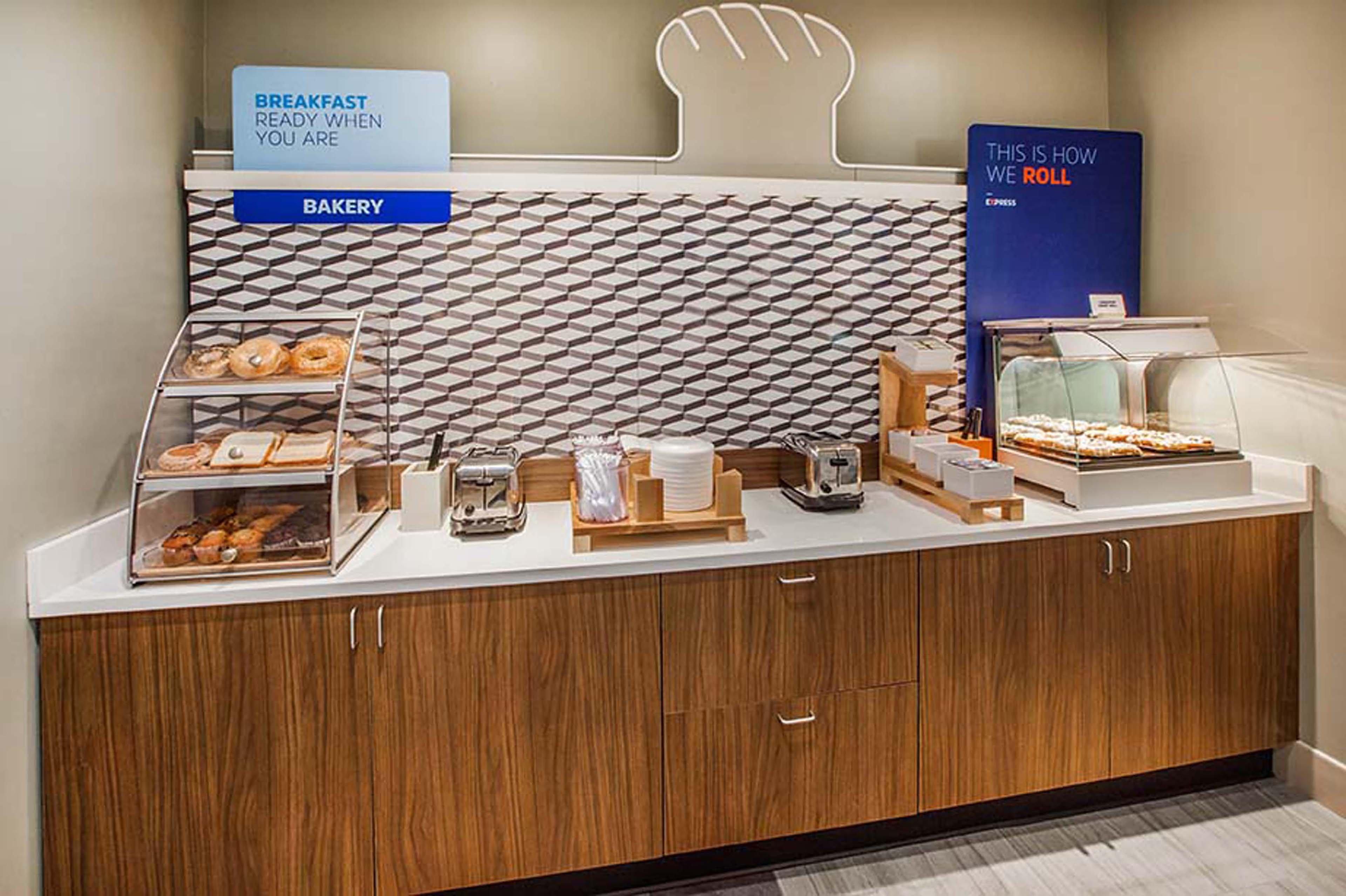 Holiday Inn Express Hotel & Suites Boston - Marlboro By Ihg Hudson Екстериор снимка