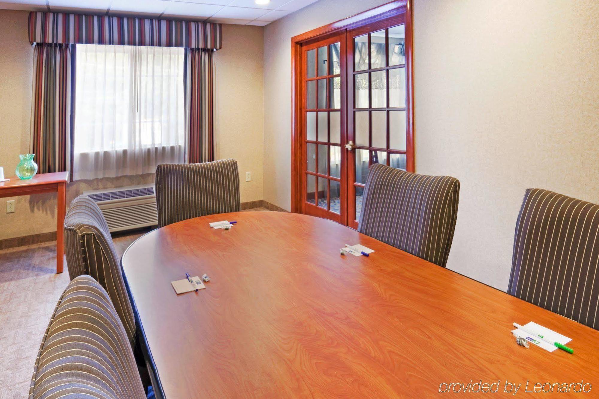 Holiday Inn Express Hotel & Suites Boston - Marlboro By Ihg Hudson Екстериор снимка