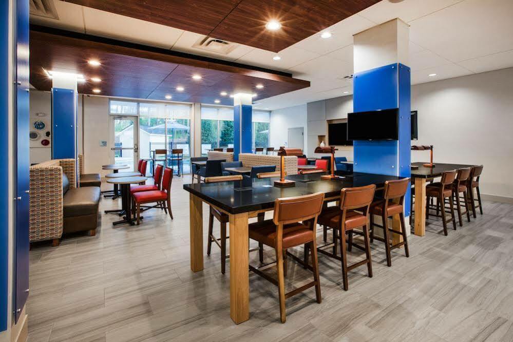 Holiday Inn Express Hotel & Suites Boston - Marlboro By Ihg Hudson Екстериор снимка