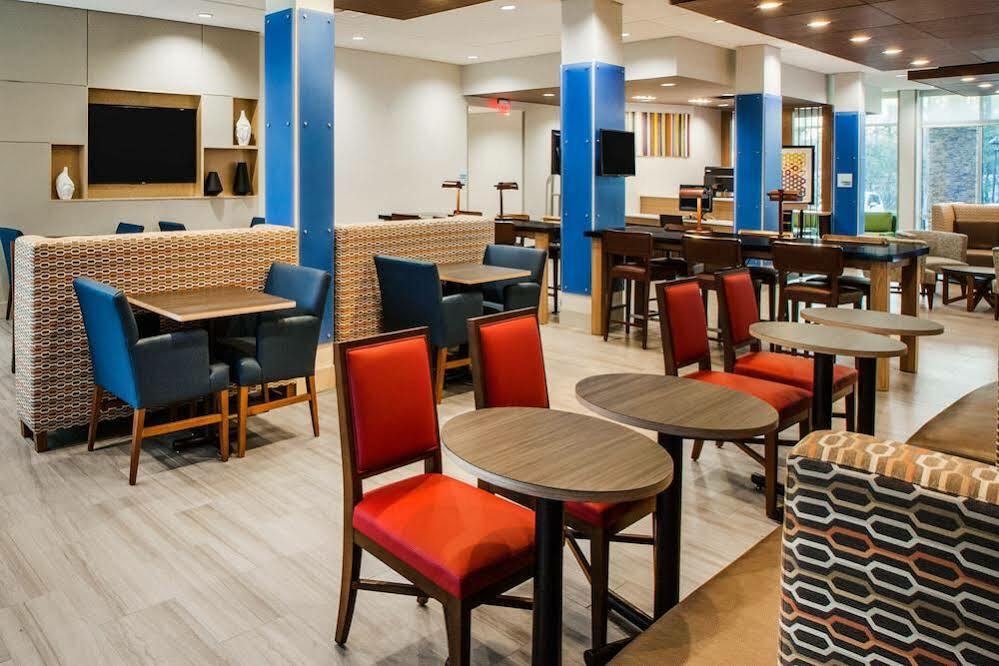 Holiday Inn Express Hotel & Suites Boston - Marlboro By Ihg Hudson Екстериор снимка